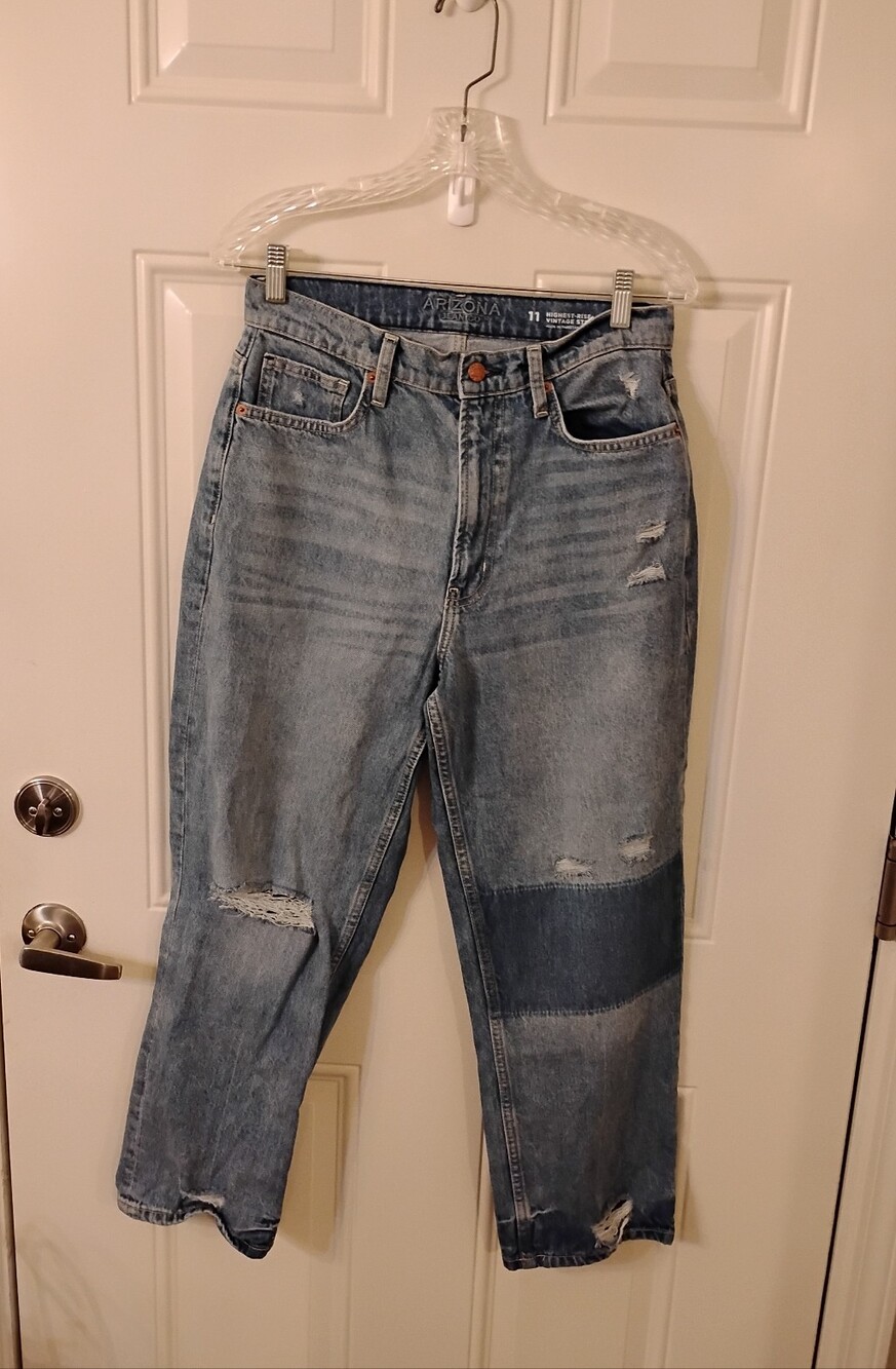 Arizona Jeans Highest Rise Vintage Straight Leg Style In Light Wash Denim